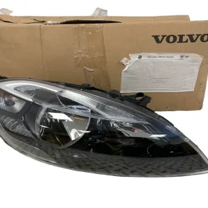 Okazja NOWA ORYGINALNA LAMPA VOLVO V40 S40 II 2 LIFT FL 12-16 PRAWA PRZEDNIA PRZÓD 3142004 31467077