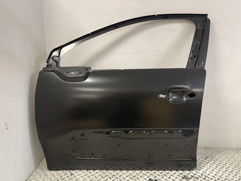Szybka dostawa NOWE LEWE PRZEDNIE DRZWI NA LISTWE LEWA PRZÓD CITROEN C3 III 3 16-23 9812674380