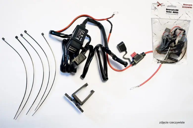 BIKETEC BTMUS05 MOTOCYKLOWE GNIAZDO USB X2 Z BEZPIECZNIKIEM MONTAŻ NA POWIERZCHNIE PŁASKĄ (OWIEWKA, KUFER)- MUS05 Kup teraz