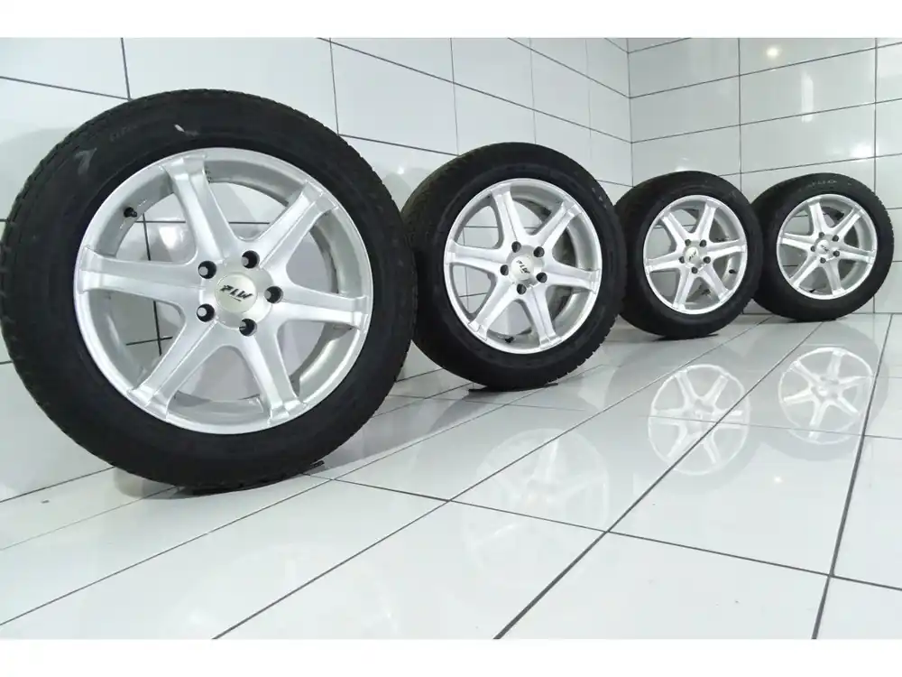 Nowość Goodyear UltraGrip Performance 2 225/55R17 97 H BMW 5 F10, F11, 6 F12, F13
