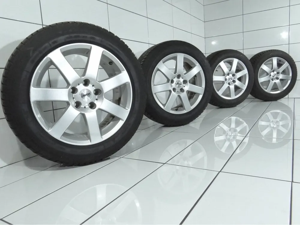 Szybka wysyłka Goodyear UltraGrip Performance 2 225/55R17 97 H BMW 3 F30 F31, 4 F32 F33