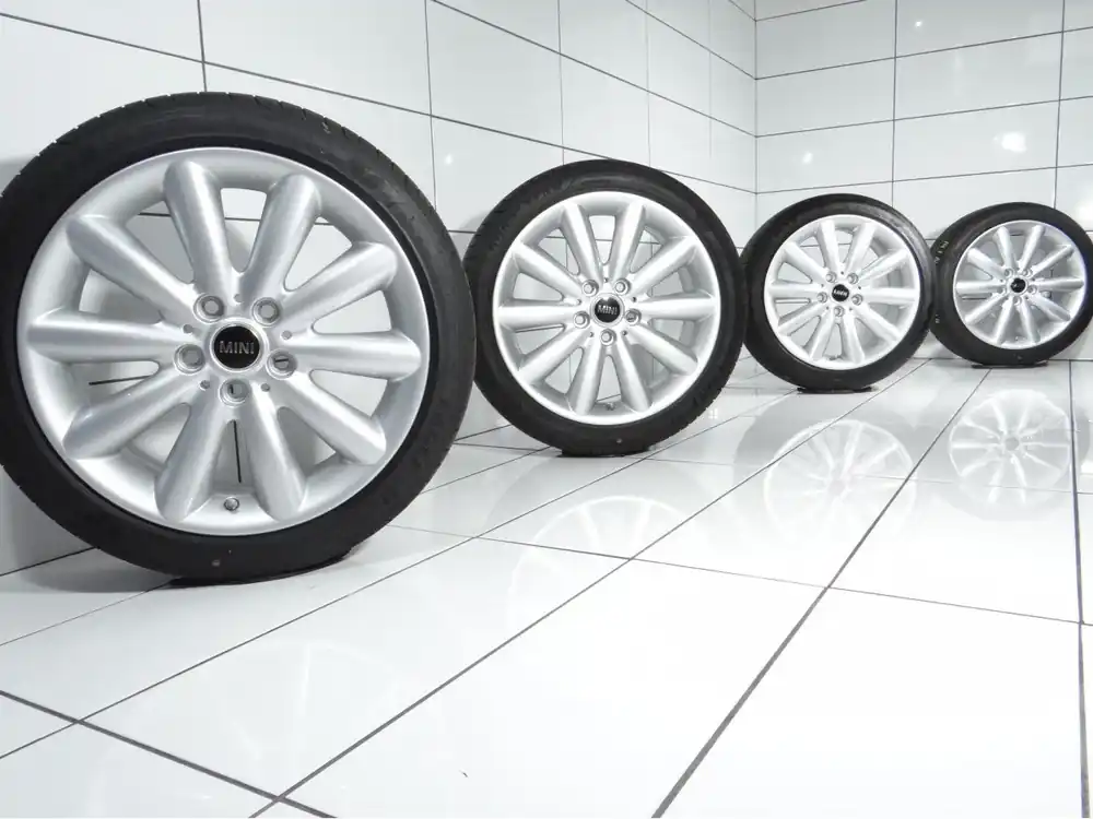 Zniżka KOŁA MINI F55 F56 F57, 5x112, ET 54, 205/45R17 88 W Srebrny