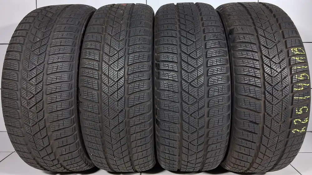 PIRELLI Winter Sottozero 3 225/45R18 95 H Bestseller
