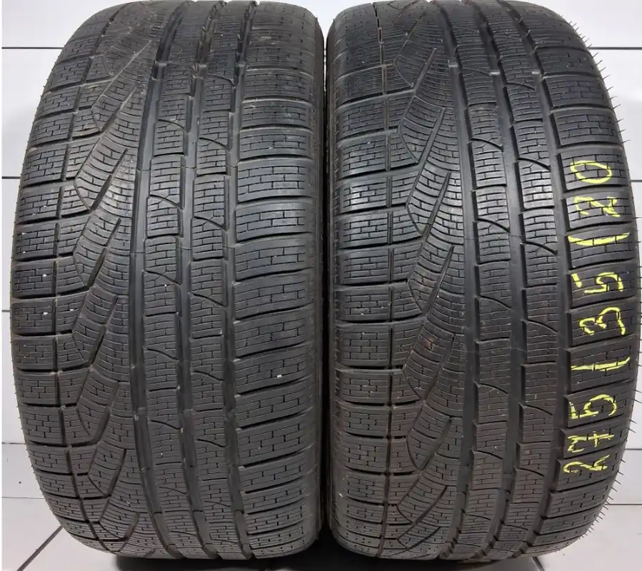 Oferta PIRELLI Sottozero Winter 240 SERIE II 275/35R20 102 V