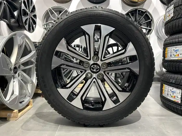 Oryginalne koła zimowe 18 5x114.3 Toyota CH-R II AX20 225/55R18 Nokian TPMS Super okazja