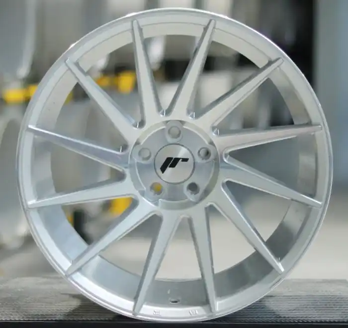 Dostępne od ręki JR Wheels JR22 19x9,5 Silver Machined Face