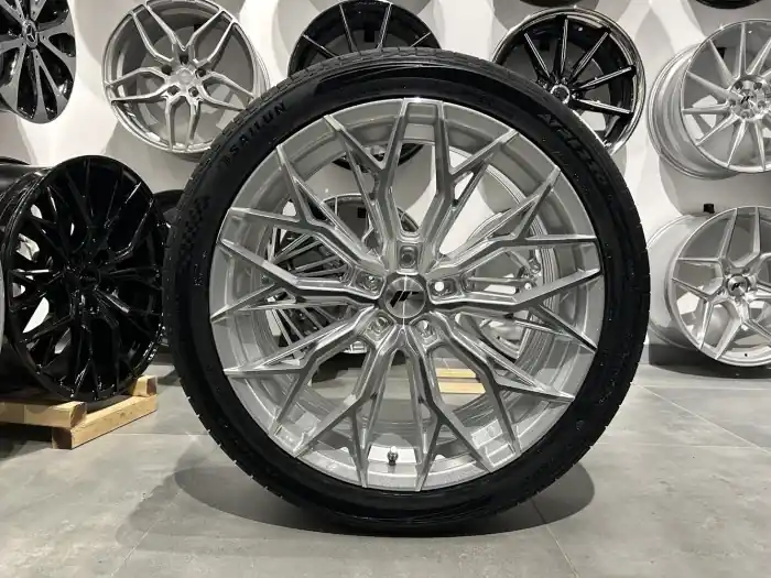 Koła letnie 20 5x112 Japan Racing JR49 Audi A6 C8 C9 A7 4K Sailun 255/40 Łatwy zwrot