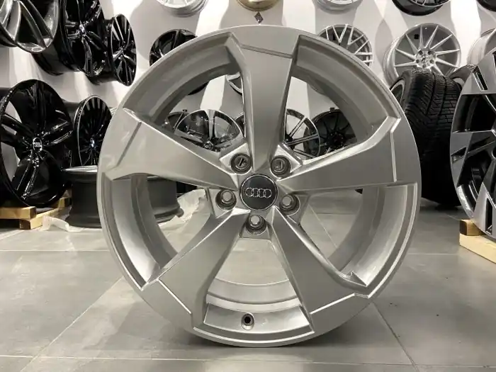 Oryginalne felgi 19 5x112 ET49AUDI A3 S3 RS3 8V0601025CE Do wyczerpania zapasów