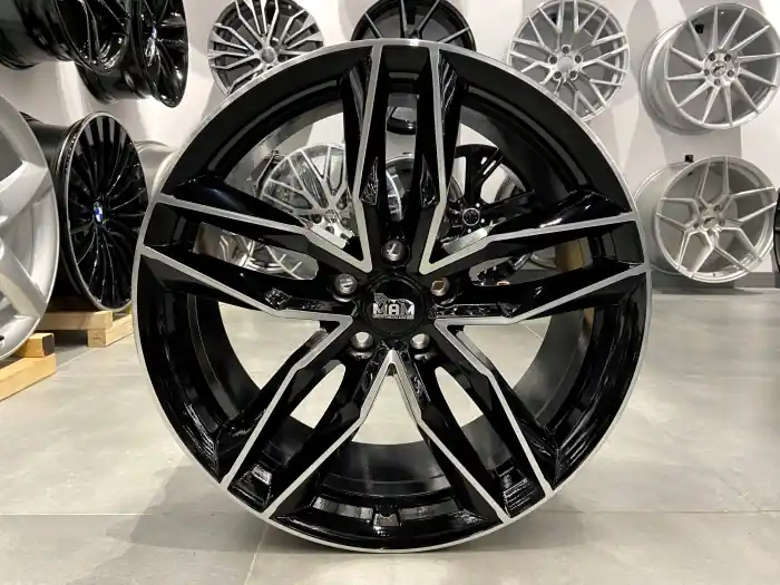 Felga aluminiowa 18 5x112 ET45 MAM RS3 BFP Zamów teraz