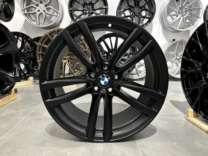 Nie przegap 19” 5x112 Oryginalne felgi BMW Styling 647M