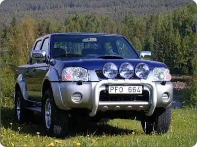 Osłona czołowa X-rack X-rack Nissan King Cab 02-05; dla 3 lamp art.nr X900050 Promocja