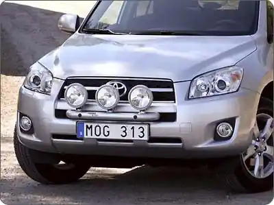 Rama przednia Q-light Toyota Rav-4 06-; dla 3 lampart.nr Q900134 Wyprzedaż