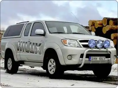 Osłona czołowa X-rack Toyota Hilux 06-; dla 3 lamp art.nr X900080 Ostatnie sztuki