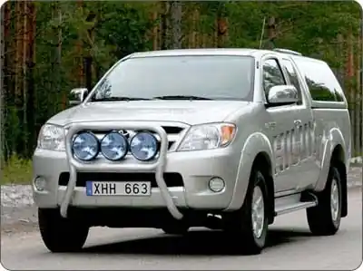Osłona czołowa X-rack Toyota Hilux 06-; dla 3 lamp art.nr X900081 Ostatnia szansa