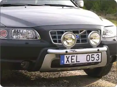 Zniżka Rama przednia Q-light Volvo XC70 05-07; dla 2 lamp art.nr Q900114