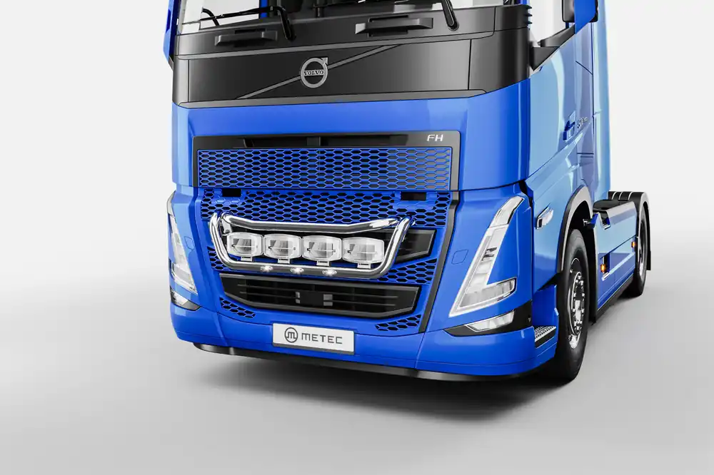 Do wyczerpania zapasów Rama dolna w zderzak do VOLVO FH 4 i FH 5 z wiązką i wsp. dla 4-ech odb. z diodami LED; 60 mm, poler.