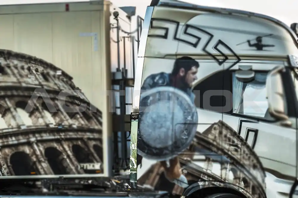 Dostępne od ręki Listwy ozdobne na spoiler ze stali nierdzewnej Iveco S-WAY