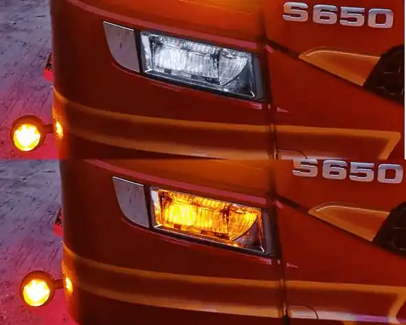 Dodatkowe światła pozycyjne LED białe/pomarańczowe + światło stroboskopowe do reflektorów przeciwmgłowych Scania R/S 2016-2022 Do wyczerpania zapasów