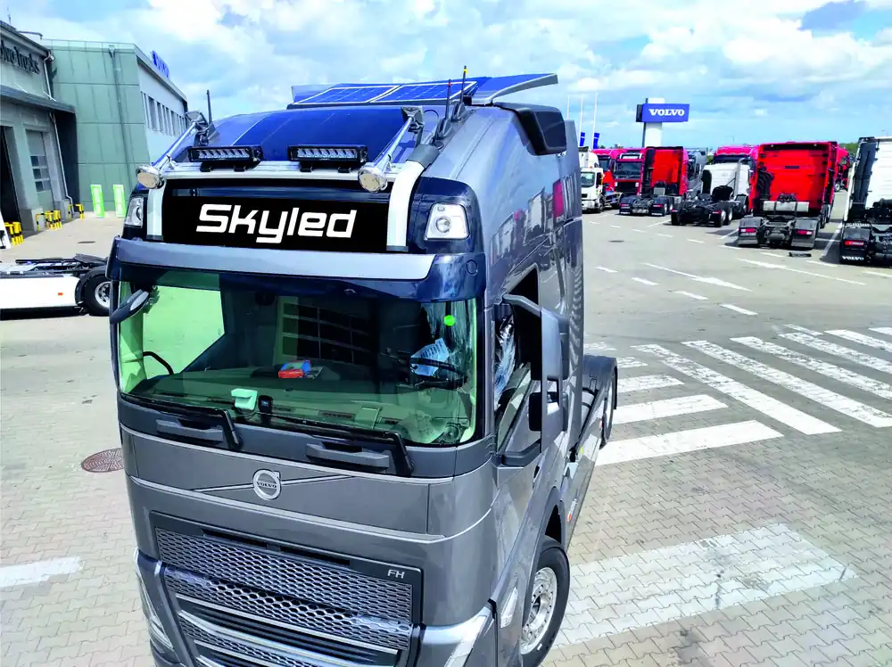 Wysoka jakość System Fotowoltaiczny Volvo Globetrotter XL/Aero 2x60 Wp z regulatorem MPPT bluetooth