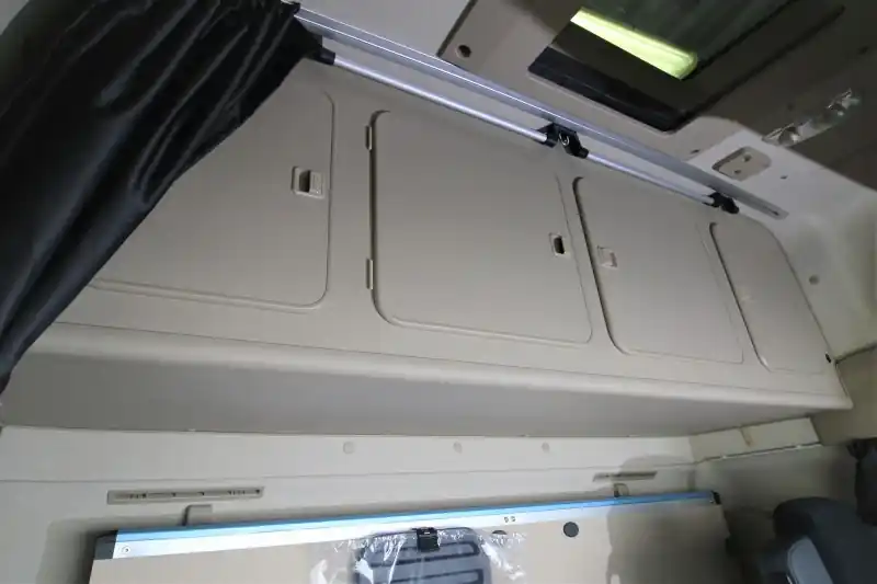 Szafka czterodrzwiowa na tył kabiny MB Actros MP4 MP5 Giga Space 2500 (beige brown) Dodaj do koszyka