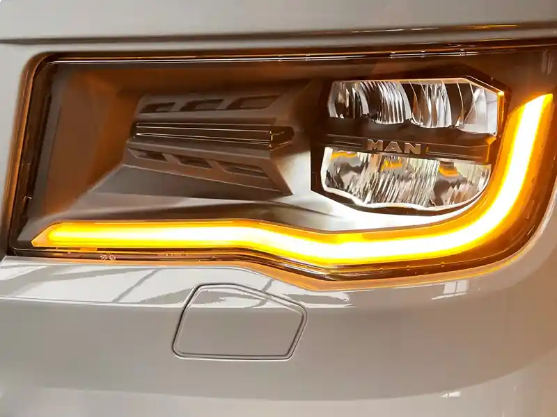 Zestaw pomarańczowych modułów świateł DRL do MAN 2020- Oferta limitowana
