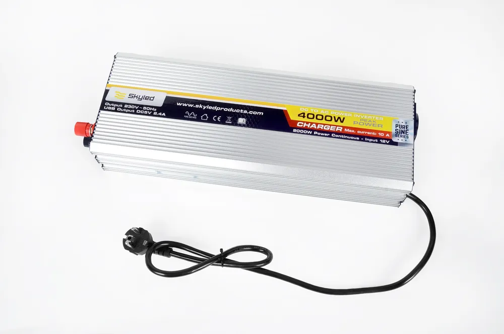Przetwornica z zasilaczem UPS SKYLED 2000W z USB, pełny sinus DC12V AC220V-240V Nowość